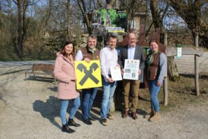 Namensgebungsfeier Erdmännchen Königin Elba die Zweite